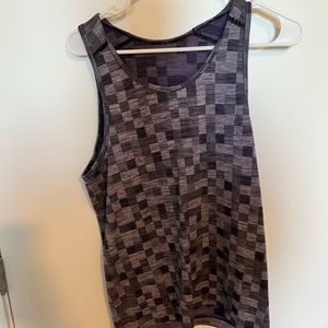 Lululemon Metal Vent Tank - M